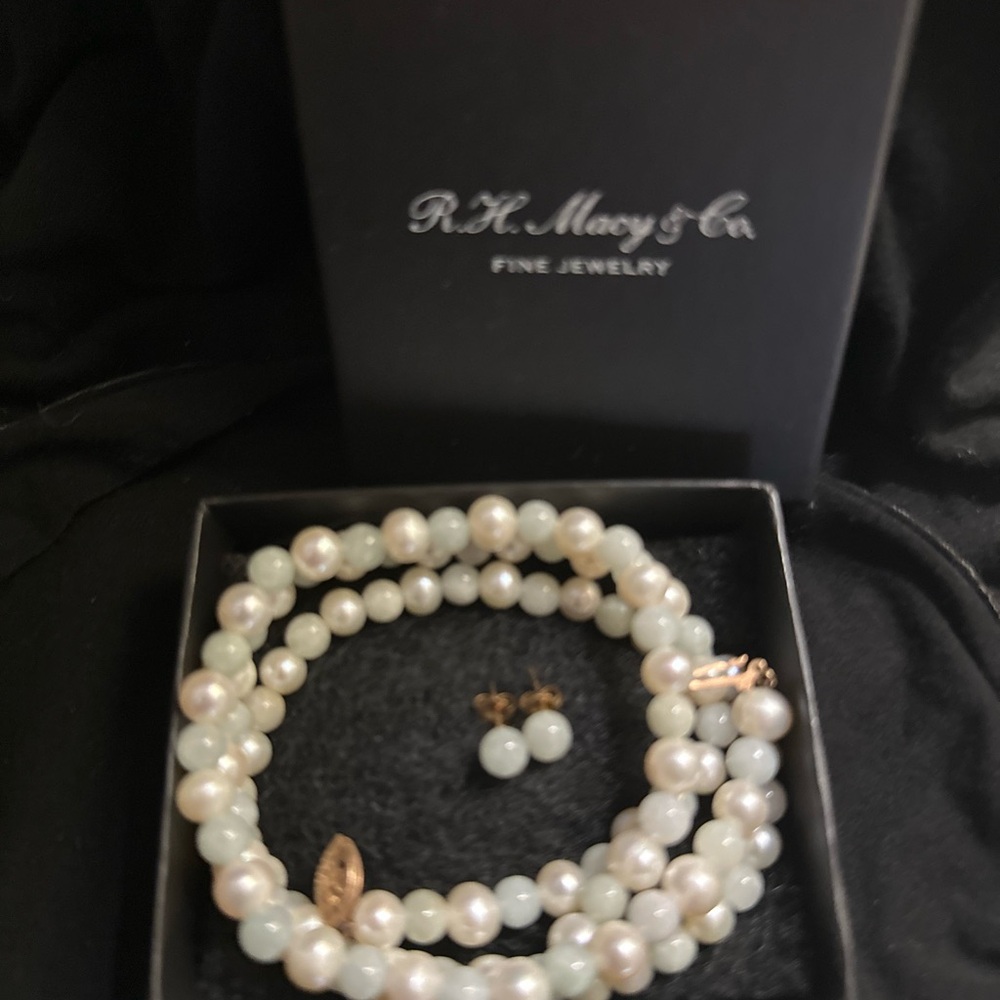 White Freshwater Cultured Pearl Jewelry Set